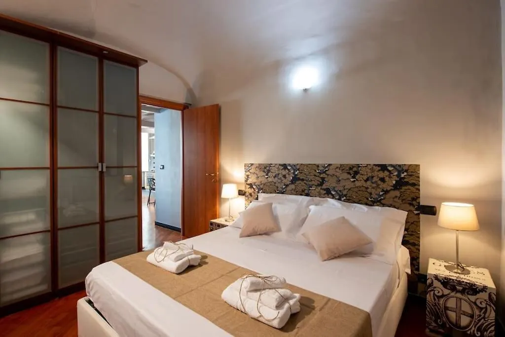 Apartment Elegante Bilivello Con Vasca In Camera Genoa Italy